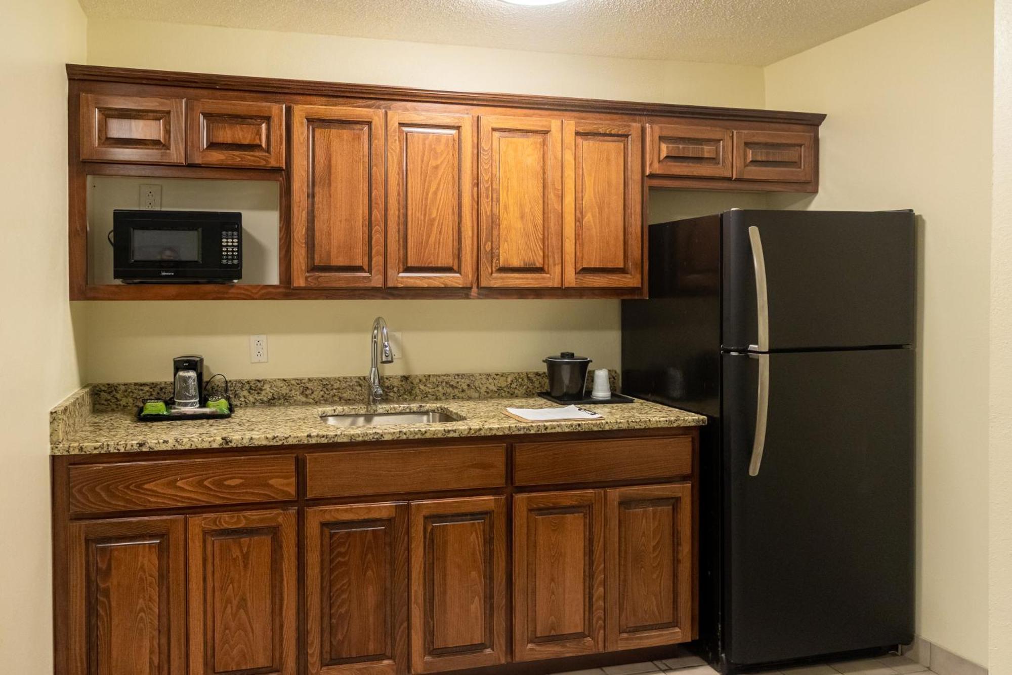 Cottonwood Suites Savannah Hotel&Conference Center Pooler Buitenkant foto